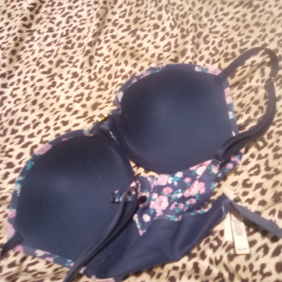 Victoria's Secret floral pushup bra - Picture 3 of 4
